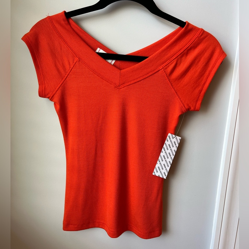 Urban Outfitters BDG V Neck - Size Medium